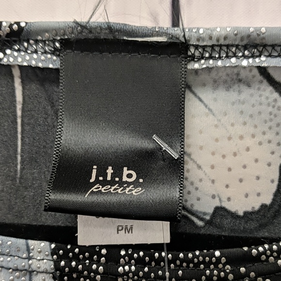 J. T. B Top Floral - Picture 2 of 6